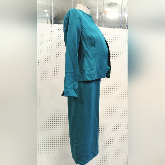 Chic Teal Skirt Set - Picture 5 of 16